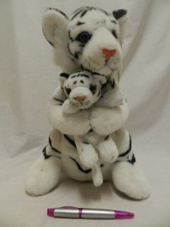 Obrázek z Tygr bílý sedící s mládětem plyš 30cm (40/karton) 